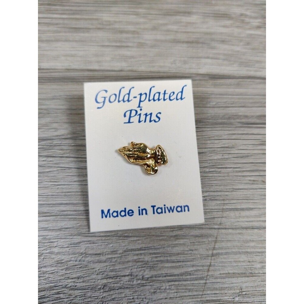 Gold Plated Praying Hands 3/4" Tall Scarf Hat Tie Tack Lapel Pin Brooch Vintage